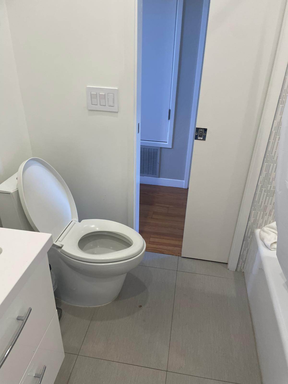 Round Toilets Easy to Clean and SpaceSaving Benefits